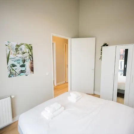 Breathtaking 3 Bedroom Pk6b * Rotterdam