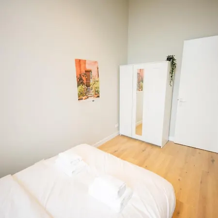 Breathtaking 3 Bedroom Pk6b Rotterdam