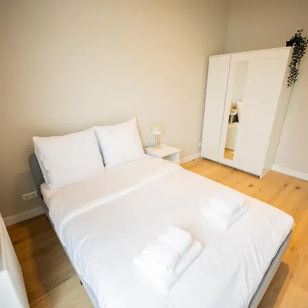Apartment Breathtaking 3 Bedroom Pk6b Rotterdam